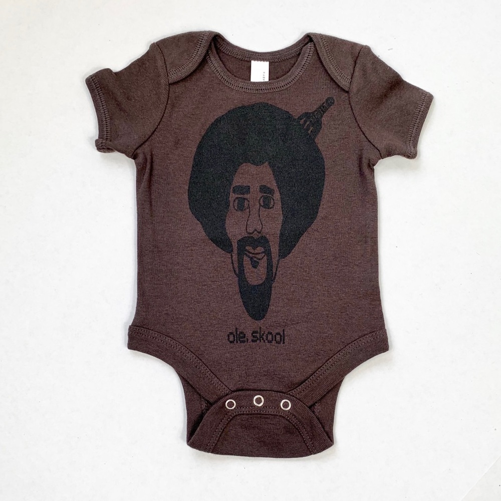 New Boys brown bodysuit size 3-6months